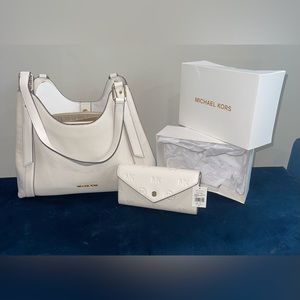 MICHAEL Michael KORS Arlo Large Pebbled Leather Should Bag and Wallet